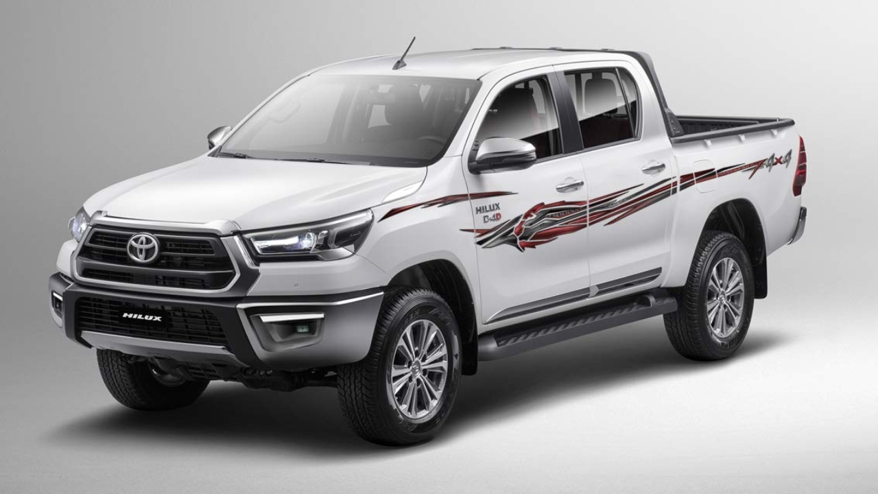 Prices and Specifications for Toyota Hilux Double Cab 2025 in Saudi
